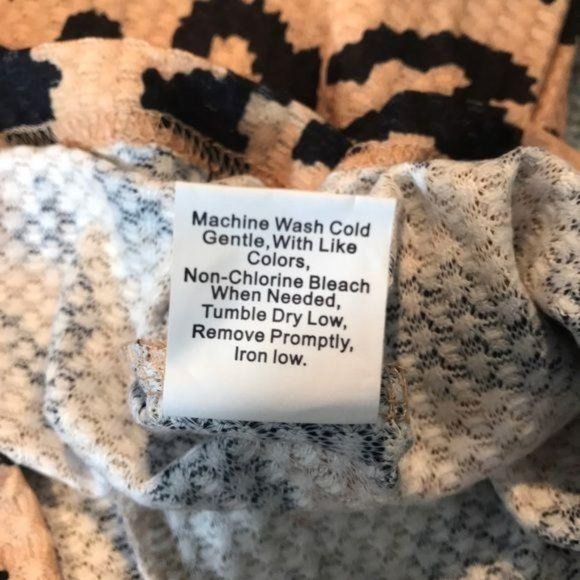 Thermal Cheetah Print Top Several Sizes Available - Picture 10 of 11